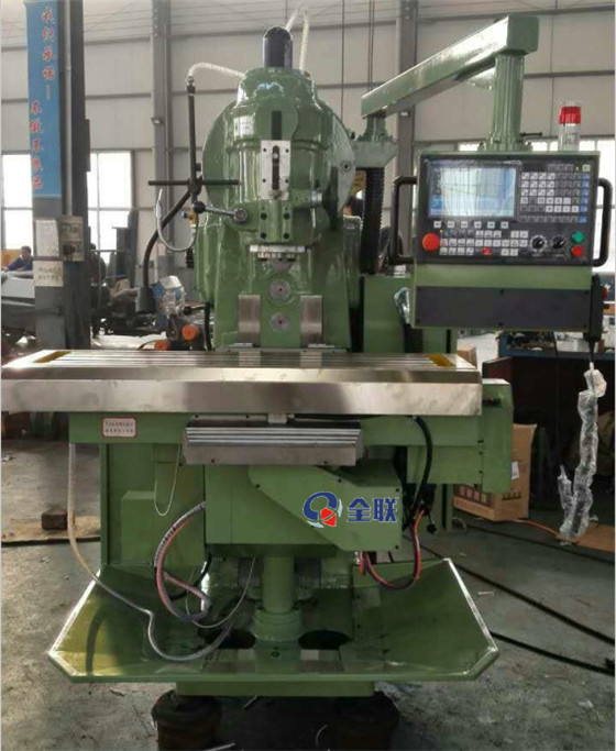 XK5040立式(shi)升降台(tái)數控銑(xi)床