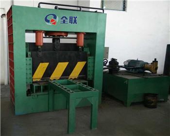 液壓(yā)龍門剪切機