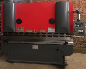 西安(ān)市長安區(qū)黃良古城(cheng)車輛廠