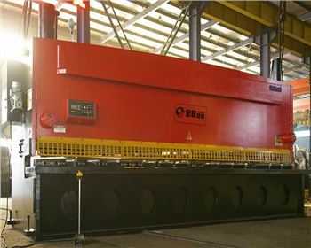 剪闆機已(yi)成為各企(qǐ)事業單位(wei)使用較為(wei)廣泛的剪(jiǎn)切設備